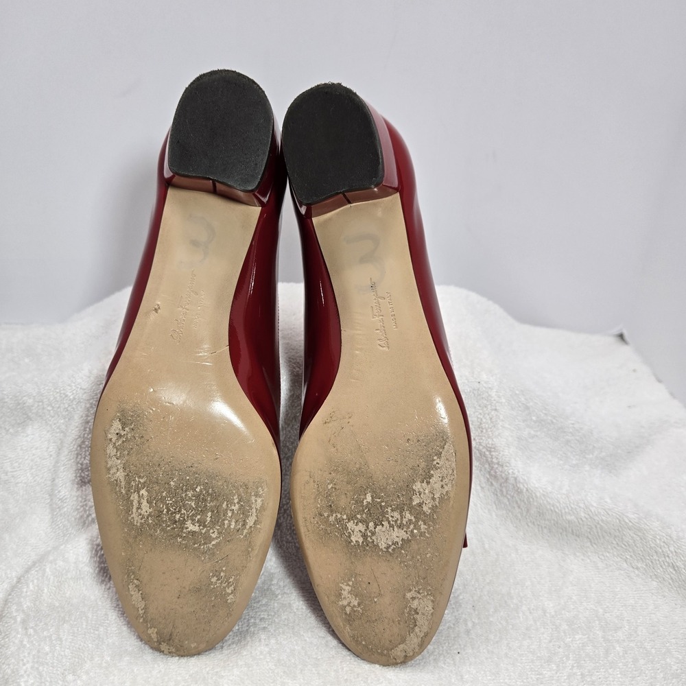Salvatore Ferragamo Vara Bow Red Patent Leather Pumps Heels Shoes Womens Size 9 - Picture 13 of 15